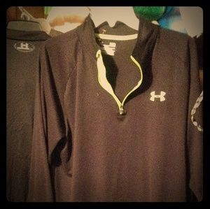 XL Under Armor light soft black pullover